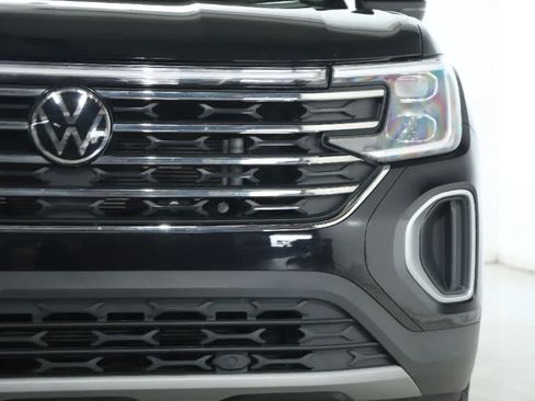 Used 2024 Volkswagen Atlas SE AWD/4WD image 7