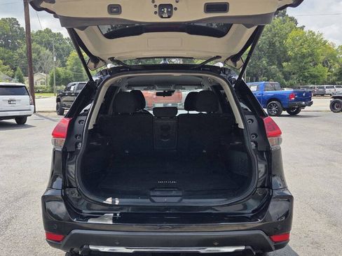 Used 2019 Nissan Rogue SV FWD image 22