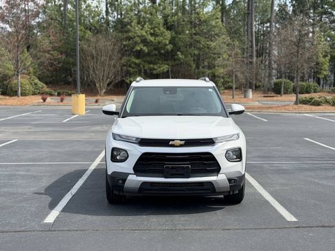 Used 2021 Chevrolet TrailBlazer LT AWD/4WD image 2