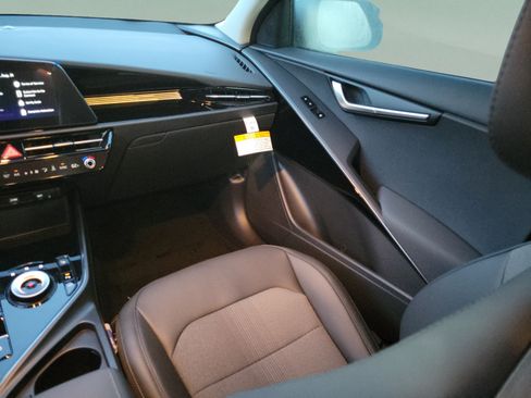New 2026 Kia Niro Wind FWD image 13