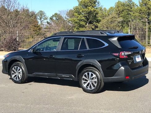 Certified 2023 Subaru Outback Premium image 4