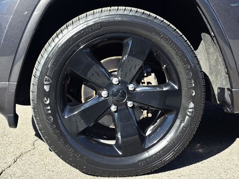 Used 2015 Jeep Grand Cherokee Altitude image 9