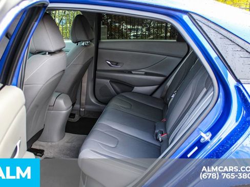 Used 2023 Hyundai Elantra Blue image 18