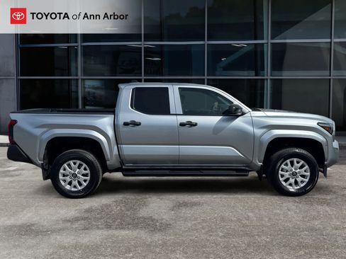 Used 2024 Toyota Tacoma SR AWD/4WD image 11