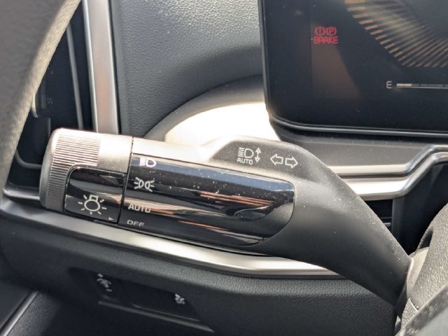 Used 2025 Kia Sorento LX FWD image 24