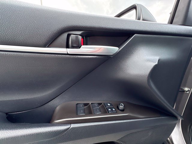 Used 2021 Toyota Camry SE FWD image 11