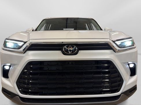 Used 2025 Toyota Grand Highlander AWD image 22