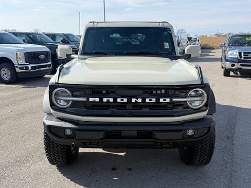 New 2025 Ford Bronco Outer Banks w/ Sasquatch Package image 40