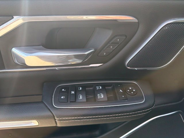 Used 2023 RAM 1500 Laramie AWD/4WD image 11