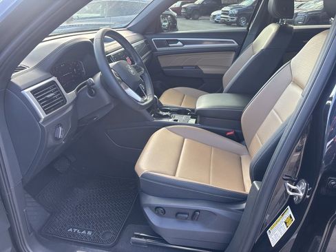 Used 2023 Volkswagen Atlas Cross Sport SE w/ Black Wheel Package image 3