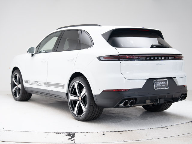 Certified 2026 Porsche Cayenne AWD/4WD image 3