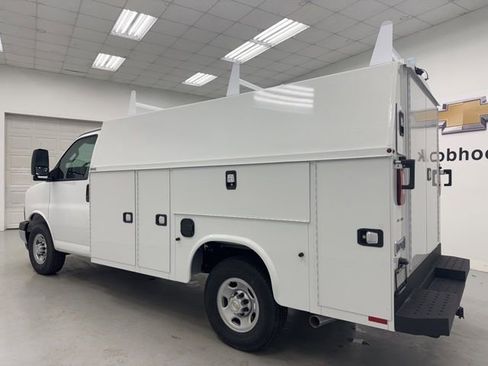 New 2026 Chevrolet Express 3500 w/ Power Convenience Package RWD image 7