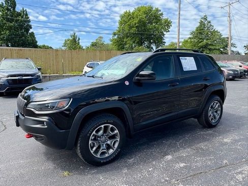 Used 2022 Jeep Cherokee Trailhawk w/ Premium Leather Package AWD/4WD image 3
