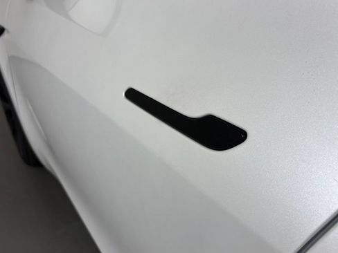 Used 2024 Tesla Model Y Long Range AWD/4WD image 10
