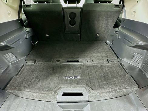 Used 2015 Nissan Rogue SV image 32