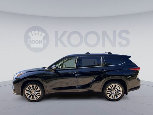 Used 2023 Toyota Highlander Platinum AWD/4WD image 7