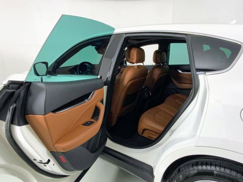 Certified 2022 Maserati Levante GT image 40