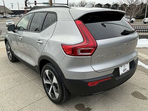 Certified 2025 Volvo XC40 B5 Plus image 10