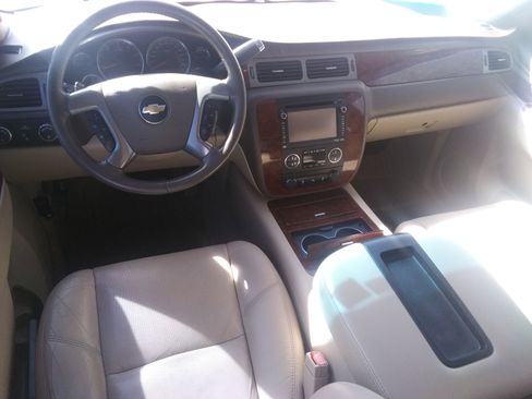 Used 2014 Chevrolet Tahoe LTZ image 12