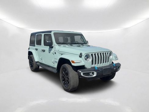Used 2023 Jeep Wrangler Unlimited Sahara w/ Cold Weather Group AWD/4WD image 3