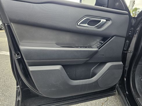 Used 2019 Land Rover Range Rover Velar S image 11