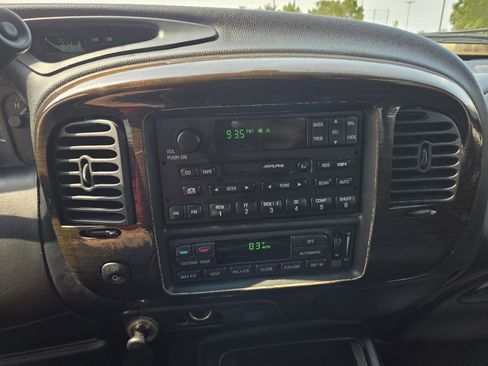 Used 2002 Lincoln Blackwood RWD image 16