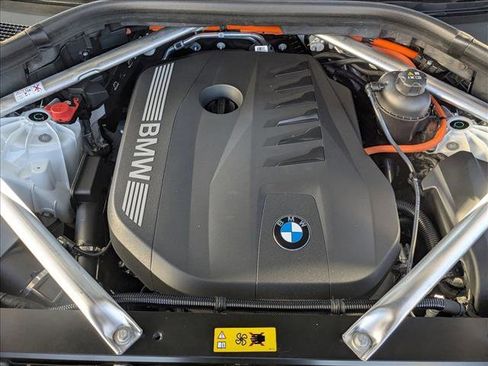 New 2026 BMW X5 xDrive50e w/ Climate Comfort Package image 18