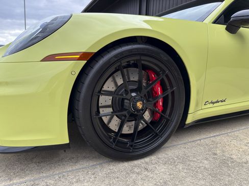 Certified 2026 Porsche 911 Carrera GTS image 13