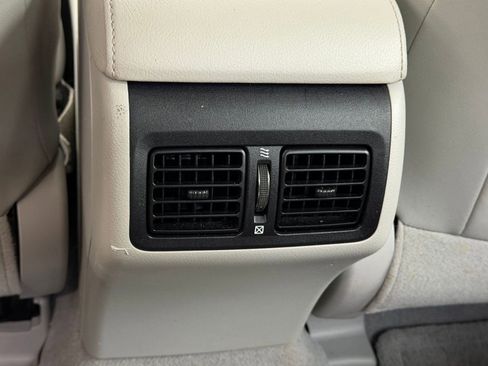 Used 2012 Toyota Camry XLE w/ Leather Pkg image 22