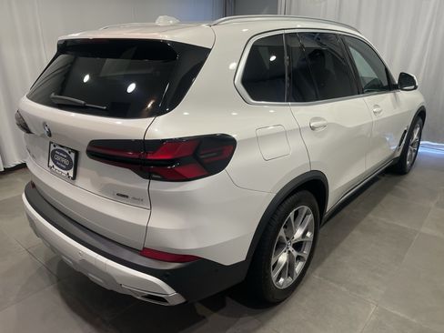 Certified 2025 BMW X5 xDrive40i w/ Parking Assistance Package AWD/4WD image 6