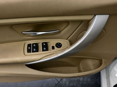 Used 2014 BMW 320i xDrive Sedan image 17