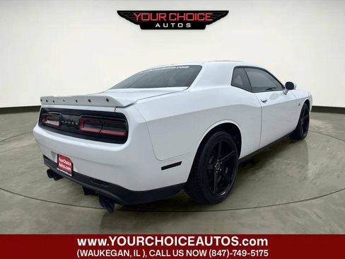 Used 2019 Dodge Challenger SXT RWD image 5
