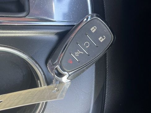 Used 2023 Chevrolet Equinox LS w/ LS Convenience Package FWD image 22