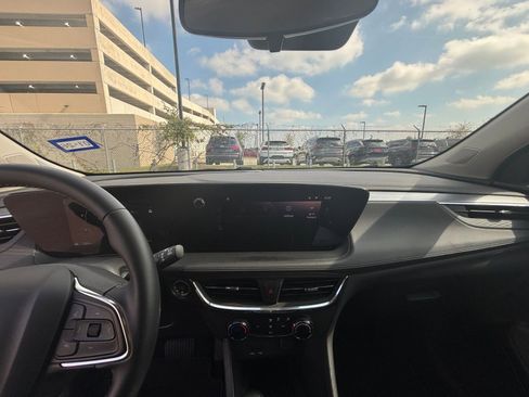 Used 2025 Buick Encore GX Preferred image 31