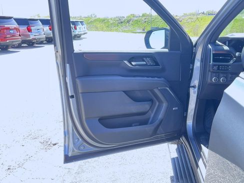 New 2026 GMC Yukon Denali w/ Denali Reserve Package AWD/4WD image 9