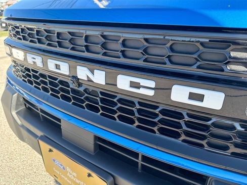 Certified 2025 Ford Bronco Sport Outer Banks w/ Outer Banks Tech Package+ AWD/4WD image 30
