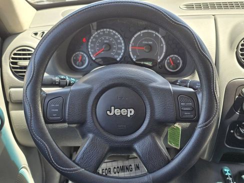 Used 2006 Jeep Liberty Sport AWD/4WD image 13
