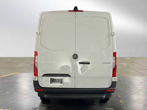 Used 2025 Mercedes-Benz Sprinter 2500 image 4