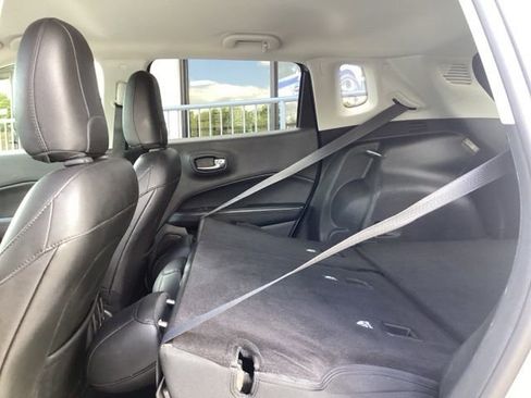 Used 2018 Jeep Compass Latitude AWD/4WD image 28