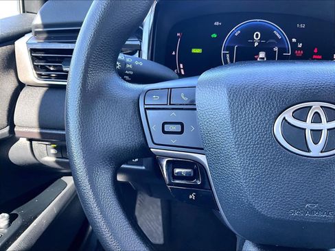 Used 2025 Toyota Camry SE FWD image 23