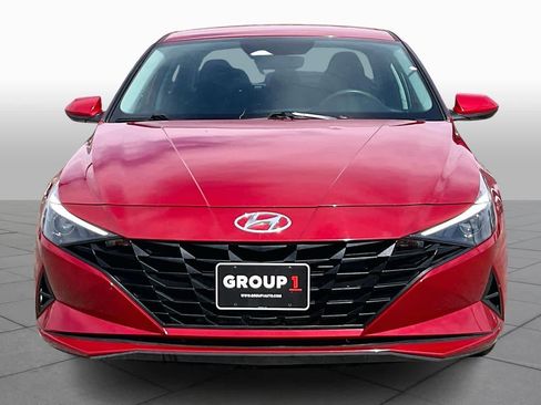 Used 2023 Hyundai Elantra SEL w/ Preferred Accessory Package image 3