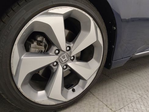 Used 2018 Honda Accord Touring image 31