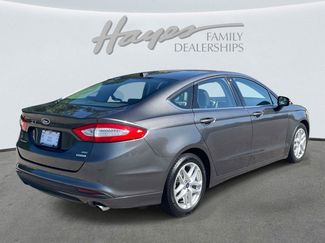 Used 2016 Ford Fusion SE FWD video 3