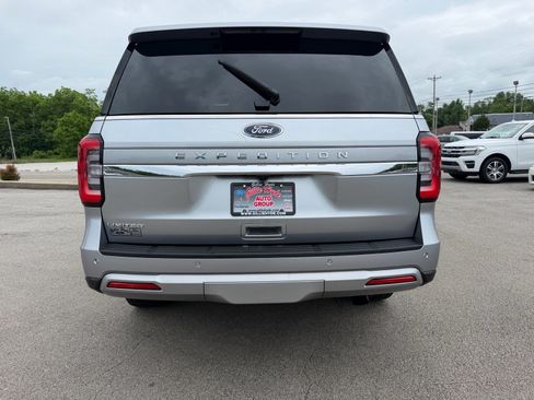 Used 2024 Ford Expedition Limited AWD/4WD image 12