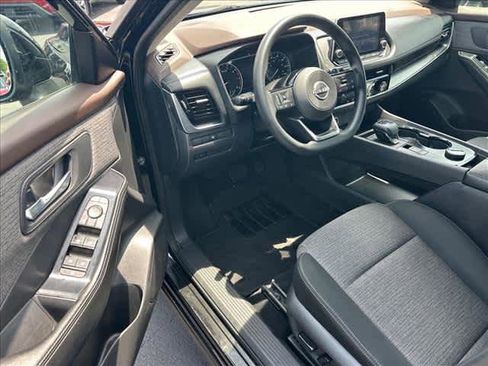 Used 2022 Nissan Rogue SV AWD/4WD image 9