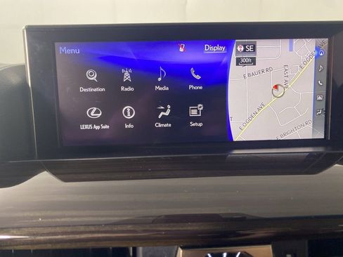 Used 2018 Lexus LX 570 4WD w/ Luxury Package image 20