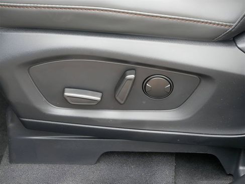 Used 2025 Ford Explorer Active w/ Active Comfort Package image 15