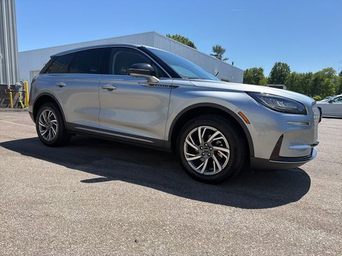 Used 2023 Lincoln Corsair AWD w/ Equipment Group 101A image 7