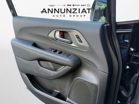 New 2026 Chrysler Pacifica Select image 28