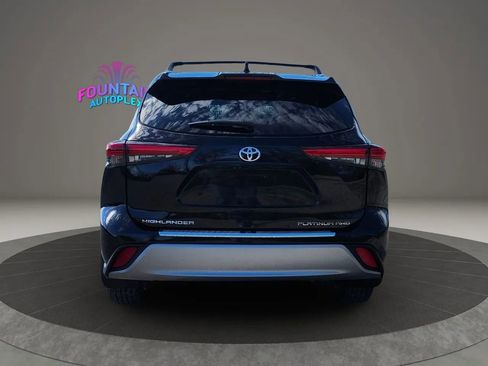 Used 2020 Toyota Highlander Platinum image 4